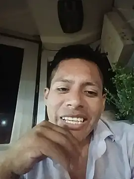 Snapshot of alexchir4 chatting on June 14, 1:03 am alexchir4 online show from June 14, 1:03 am
