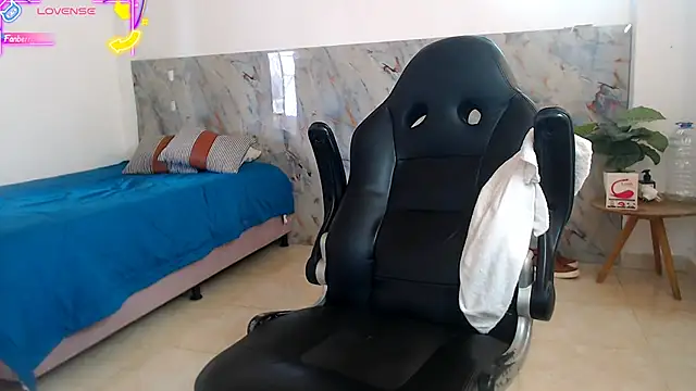 hanz col online show from November 5, 2:06 pm