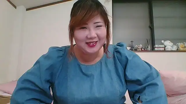 Snapshot of SAKU-RA-chan chatting on March 22, 3:52 am SAKU-RA-chan online show from March 22, 3:52 am