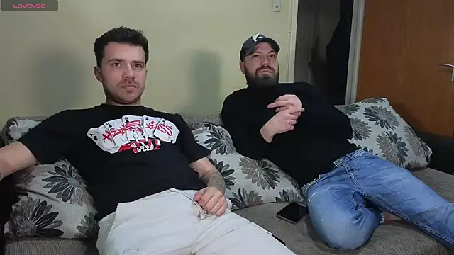 Snapshot of JohnnyStepBro chatting on January 4, 5:05 pm JohnnyStepBro online show from January 4, 5:05 pm