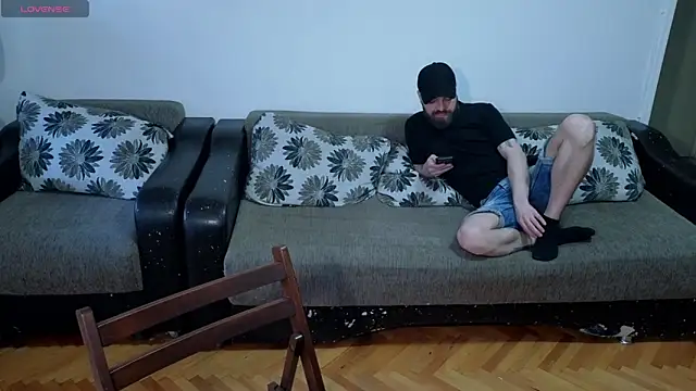 Snapshot of JohnnyStepBro chatting on June 18, 4:55 pm JohnnyStepBro online show from June 18, 4:55 pm