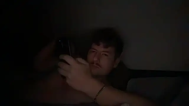 Snapshot of BigSammy1995 chatting on February 25, 3:42 am BigSammy1995 online show from February 25, 3:42 am