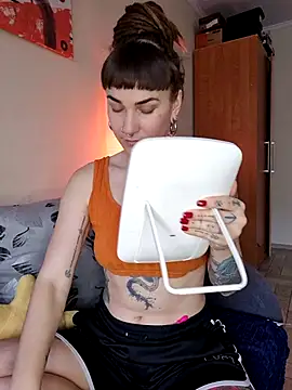 FoxRineHelen online show from March 4, 1:49 pm