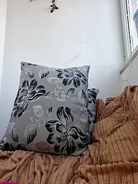 FoxRineHelen online show from March 10, 1:21 pm