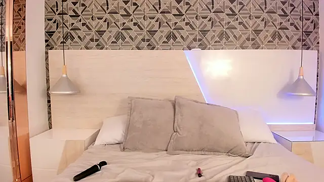 Snapshot of IvannaAnggel chatting on February 18, 3:21 pm IvannaAnggel online show from February 18, 3:21 pm