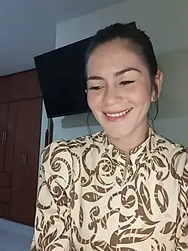 Hanny 24 online show from July 11, 11:28 pm