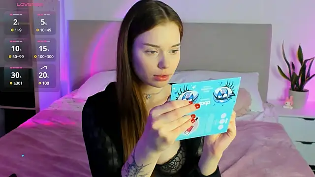 Lisa Moones online show from March 14, 2:19 pm