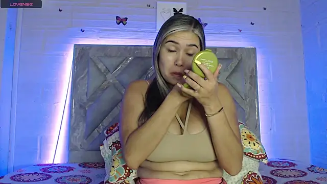 Snapshot of tami_vega chatting on June 5, 12:11 pm tami vega online show from June 5, 12:11 pm