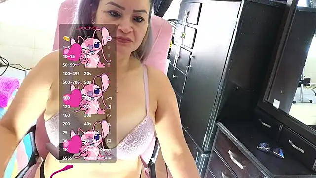 Snapshot of scarletteowens chatting on May 20, 2:34 pm scarletteowens online show from May 20, 2:34 pm