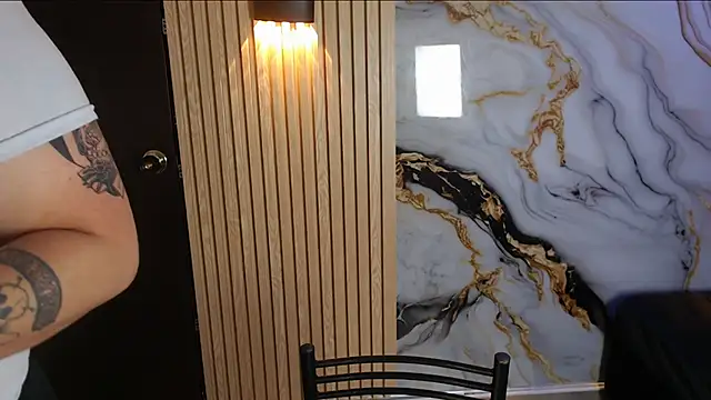 Bruja  Scarlata online show from November 25, 10:15 am