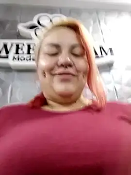 Bruja  Scarlata online show from December 17, 10:10 am