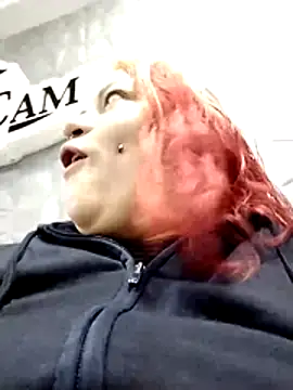 Snapshot of Bruja__Scarlata chatting on December 18, 10:21 am Bruja Scarlata online show from December 18, 10:21 am