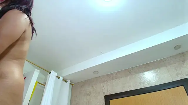 Snapshot of mialopez52 chatting on January 12, 9:40 am mialopez52 online show from January 12, 9:40 am