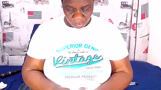 Snapshot of Honeybumsx32 chatting on December 3, 9:07 am Honeybumsx32 online show from December 3, 9:07 am