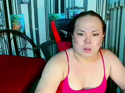 Snapshot of Reginex chatting on June 4, 9:54 pm Reginex online show from June 4, 9:54 pm
