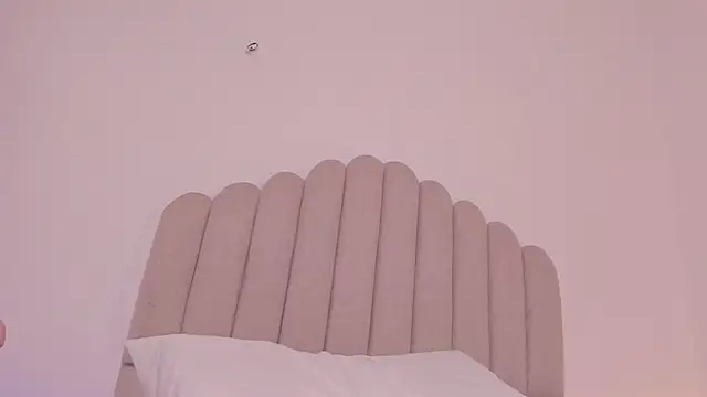 valerysantos  online show from May 11, 4:04 pm
