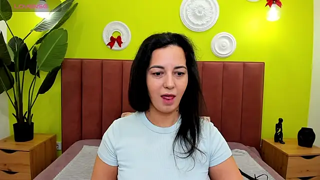 Linda Insatiable online show from January 9, 1:30 am