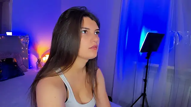 Laura Leee online show from June 14, 4:47 am