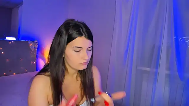 Snapshot of Laura_Leee chatting on June 21, 5:10 am Laura Leee online show from June 21, 5:10 am