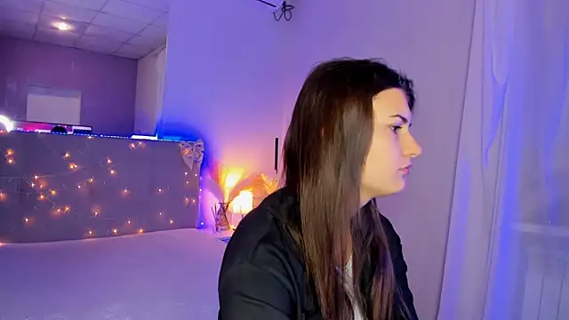 Snapshot of Laura_Leee chatting on July 13, 4:48 am Laura Leee online show from July 13, 4:48 am