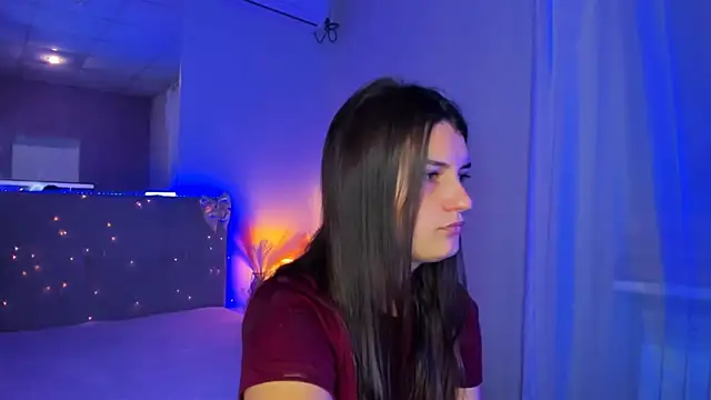 Snapshot of Laura_Leee chatting on July 17, 5:25 am Laura Leee online show from July 17, 5:25 am