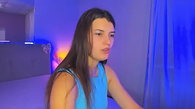 Snapshot of Laura_Leee chatting on July 20, 5:00 am Laura Leee online show from July 20, 5:00 am