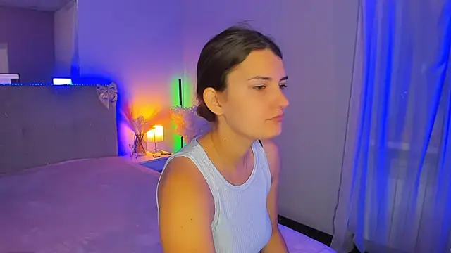 Snapshot of Laura_Leee chatting on July 28, 5:03 am Laura Leee online show from July 28, 5:03 am