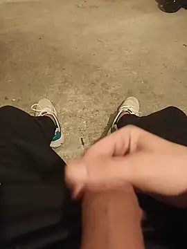 Snapshot of casper0303 chatting on March 23, 2:04 am casper0303 online show from March 23, 2:04 am