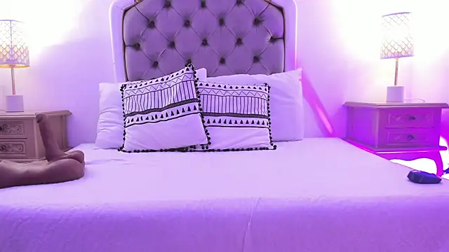 martina rivera  online show from March 17, 11:35 am