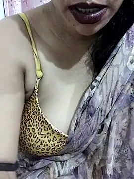 Snapshot of Urmila_bhabhii chatting on May 12, 3:20 pm Urmila bhabhii online show from May 12, 3:20 pm
