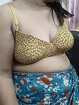 Snapshot of Urmila_bhabhii chatting on May 25, 4:46 pm Urmila bhabhii online show from May 25, 4:46 pm