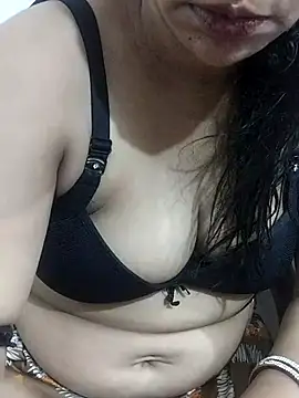 Snapshot of Urmila_bhabhii chatting on July 4, 4:35 pm Urmila bhabhii online show from July 4, 4:35 pm