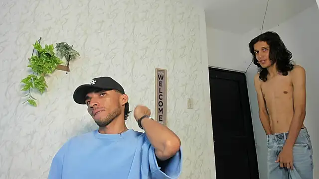 Snapshot of jony_honey chatting on July 2, 11:49 am jony honey online show from July 2, 11:49 am