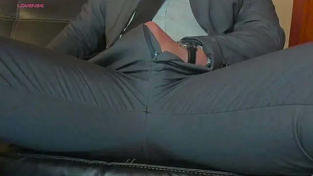 Snapshot of MrLonely02 chatting on January 9, 11:13 pm MrLonely02 online show from January 9, 11:13 pm