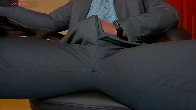 Snapshot of MrLonely02 chatting on January 24, 11:23 pm MrLonely02 online show from January 24, 11:23 pm