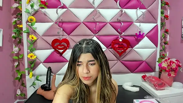 Snapshot of NahomiConnor_ chatting on March 8, 4:17 pm NahomiConnor online show from March 8, 4:17 pm