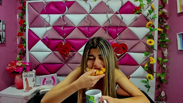 Snapshot of NahomiConnor_ chatting on March 13, 1:50 pm NahomiConnor online show from March 13, 1:50 pm