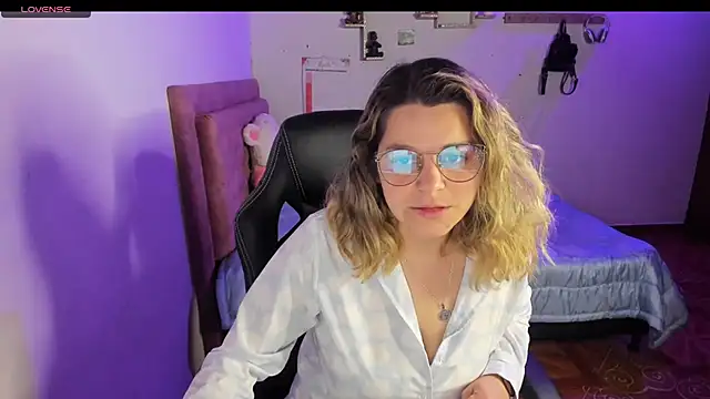 Snapshot of Sabrina_Hall_ chatting on September 9, 2:33 am Sabrina Hall online show from September 9, 2:33 am