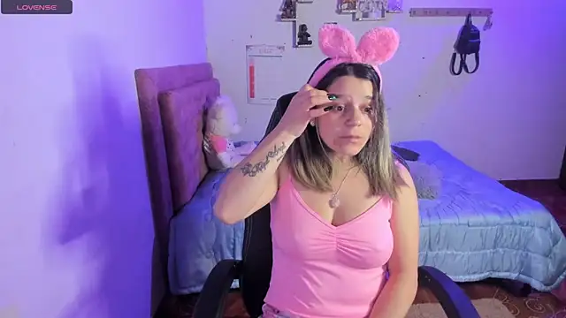 Snapshot of Sabrina_Hall_ chatting on October 14, 1:28 am Sabrina Hall online show from October 14, 1:28 am