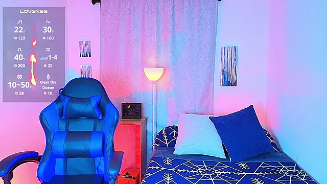 Snapshot of aron_wi chatting on November 12, 9:32 am aron wi online show from November 12, 9:32 am