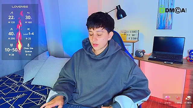 Snapshot of aron_wi chatting on December 14, 10:36 pm aron wi online show from December 14, 10:36 pm