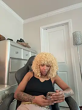 butterflybootyy online show from December 19, 3:41 pm