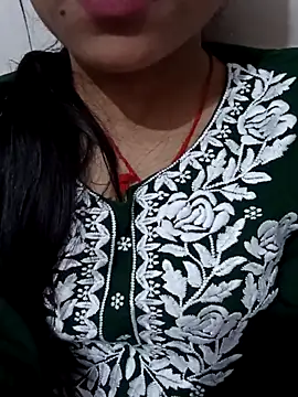 Snapshot of Riyu_05 chatting on October 11, 6:01 am Riyu 05 online show from October 11, 6:01 am