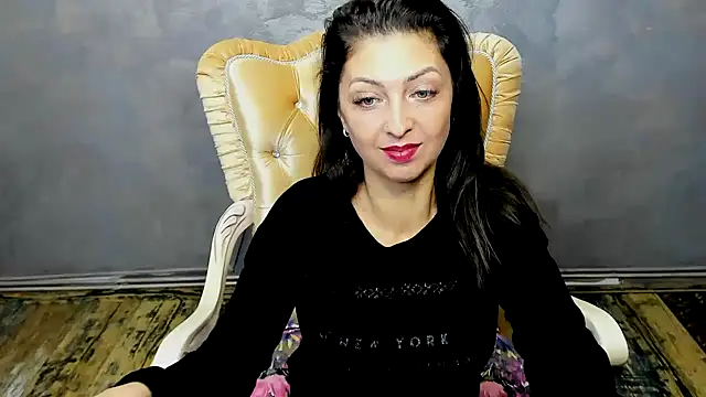 Snapshot of DivinSandra chatting on December 29, 6:45 am DivinSandra online show from December 29, 6:45 am