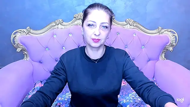 Snapshot of DivinSandra chatting on October 13, 4:56 am DivinSandra online show from October 13, 4:56 am