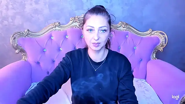 Snapshot of DivinSandra chatting on October 20, 8:04 am DivinSandra online show from October 20, 8:04 am