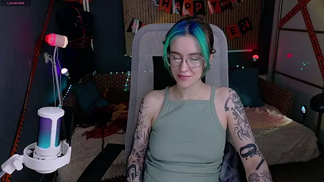 Snapshot of Cumpotik_Eve chatting on November 23, 2:22 am Cumpotik Eve online show from November 23, 2:22 am