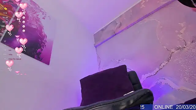 Snapshot of Dani_Sweet_Ts chatting on March 21, 8:17 am Dani Sweet Ts online show from March 21, 8:17 am