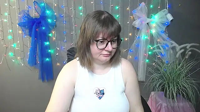 ZannaDreil online show from November 15, 7:10 pm