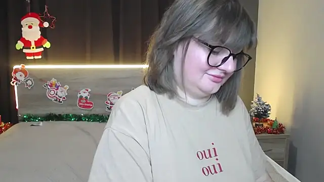 ZannaDreil online show from December 13, 7:53 pm